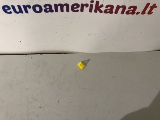 Rocker Molding Retainer (Coupe)